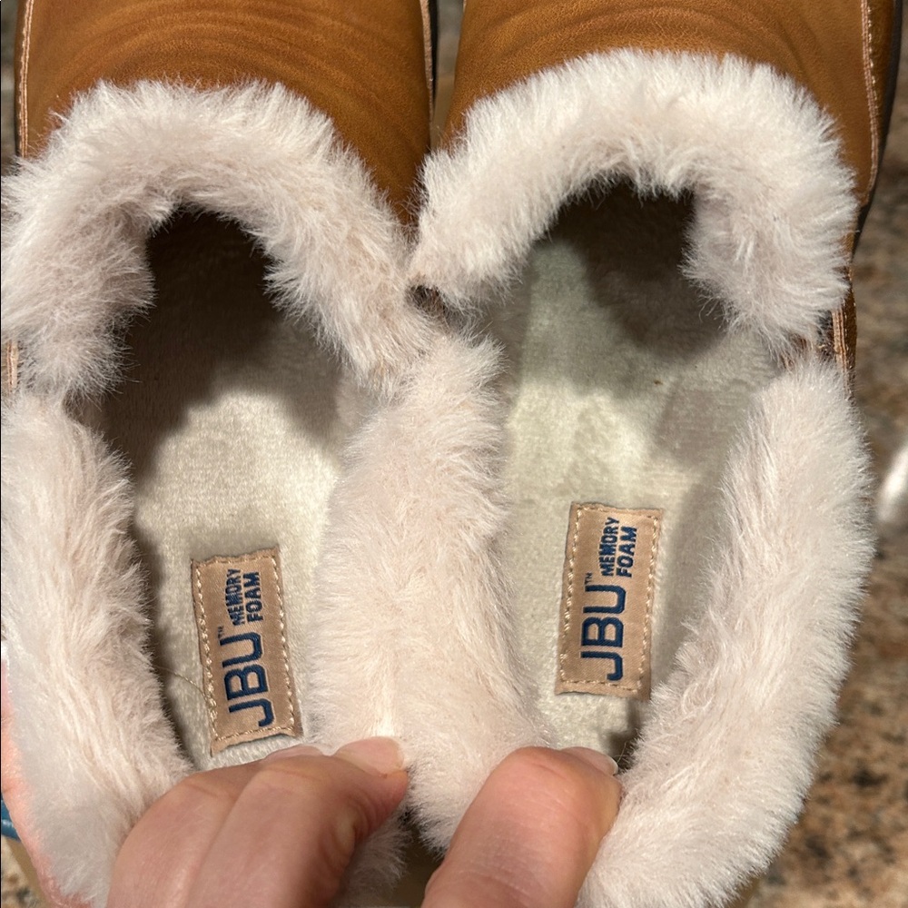 New JBU Heather Women’s 11 Slip On Tan Shoe Booties w/soft Faux Fur Lining - Picture 7 of 11